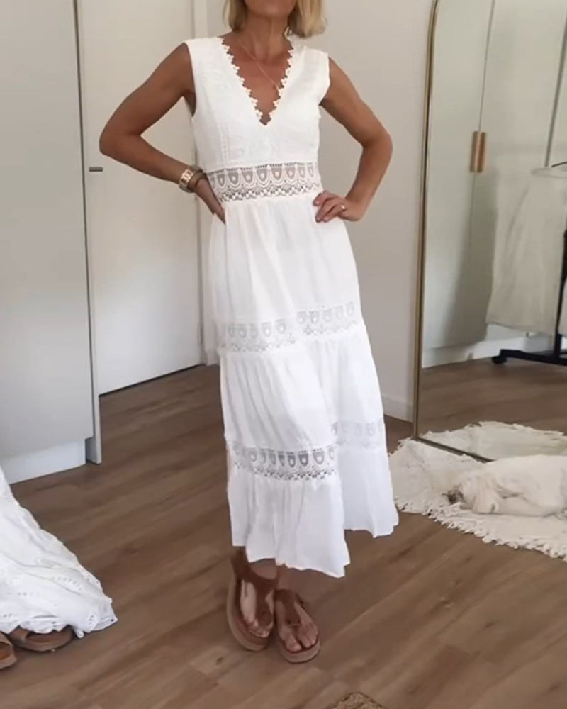 Kim | Lace Dress with V-Neck